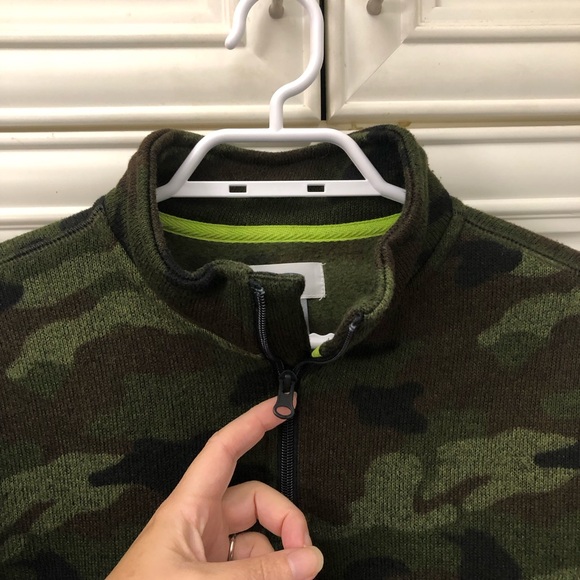 Old Navy fleece lined kids partial zip sweater - Picture 3 of 12